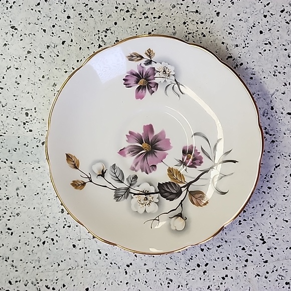 Vintage Grosvenor Bone China Floral Tea Cup and Saucer England - Picture 3 of 6